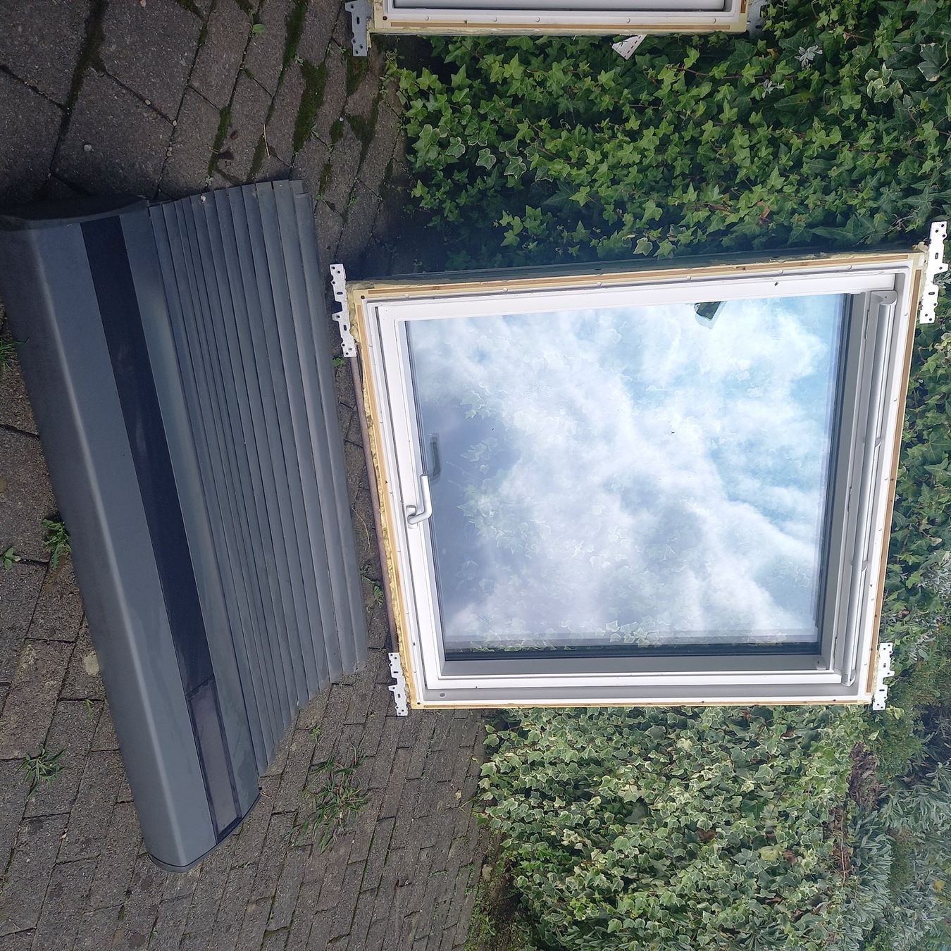 Finestre: Dachfenster mit Solarbetriebener Aussenrollade – Usato da Zuzgen venduto da waldis01 1