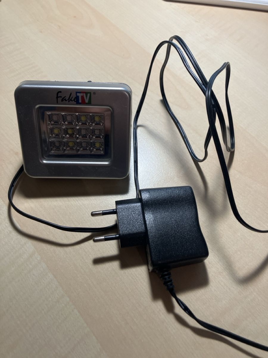 Lampes: FakeTV – D'occasion à Dulliken par Rigi2
