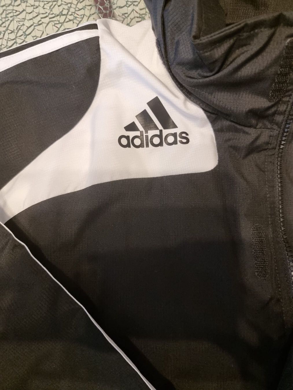 Adidas Jacken: Adidas Jacke – Neu und originalverpackt aus Luzern von Reni025 8