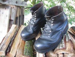 Alte Militärschuhe