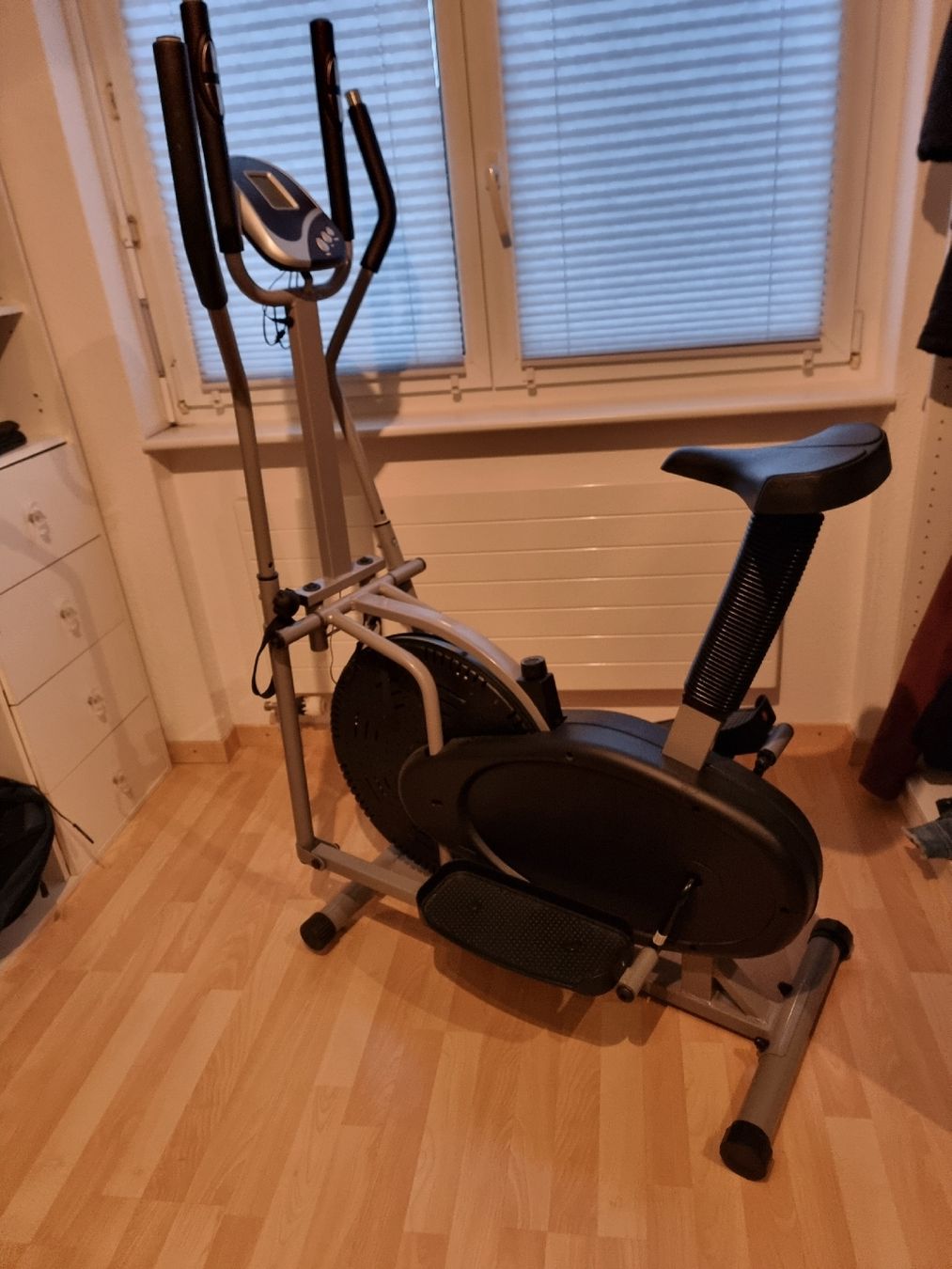 Hometrainer: Ellipsentrainer mit verstellbarem Sattel – Usato da Sirnach venduto da rit_sh7v 1