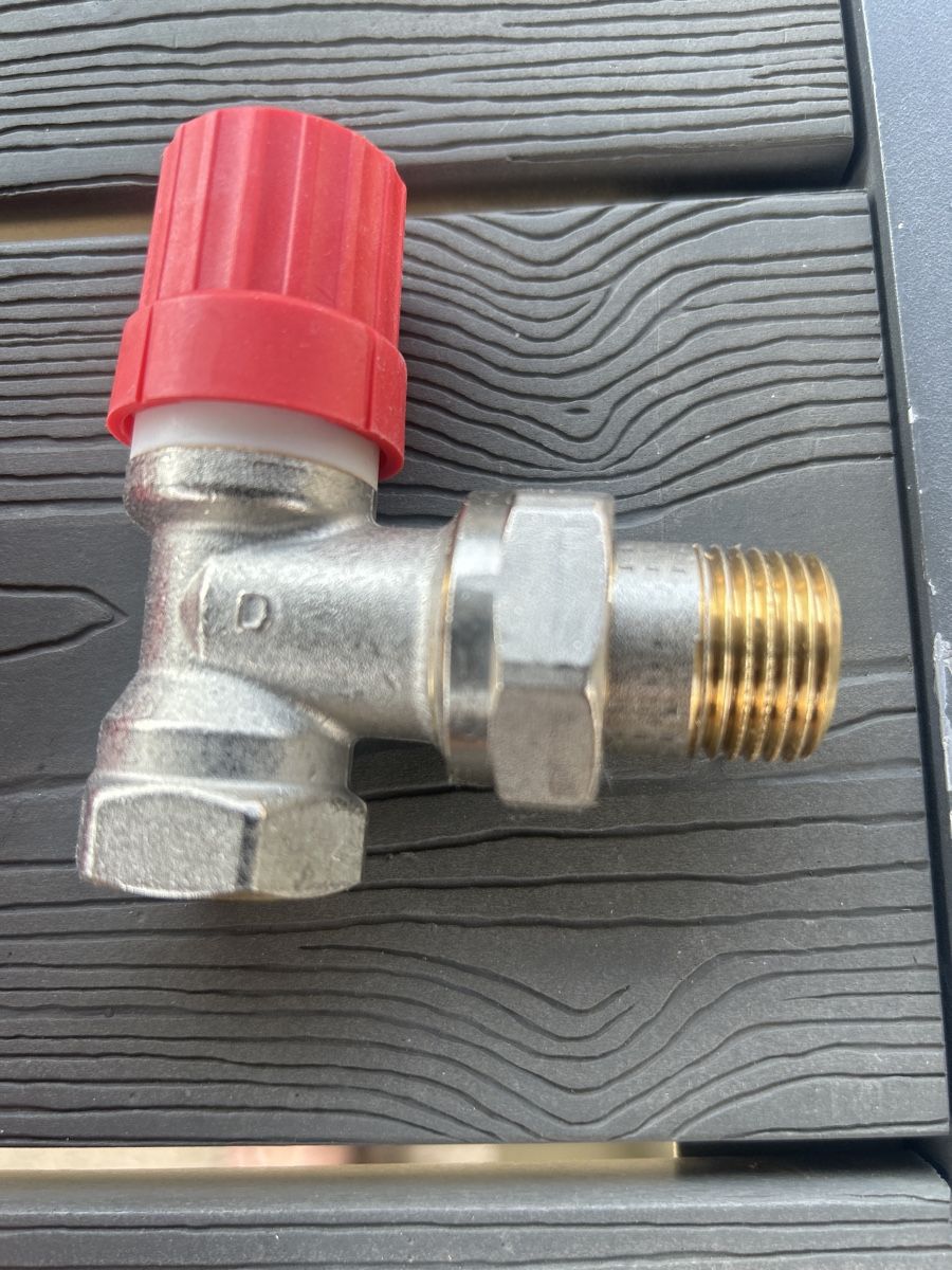 Altro in Utensili da giardino: Danfoss Heizungs Eckventile Neu! – Nuovo e nell'imballaggio originale da Büsserach venduto da ronnin1 1