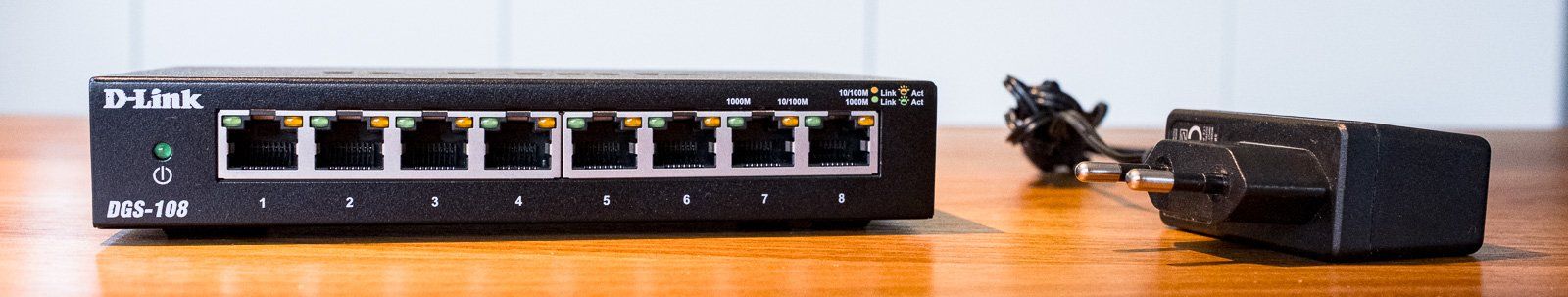 Dlink Hub & Switch: Switch D-LINK DGS-108 – Usato da Schenkon venduto da amrix