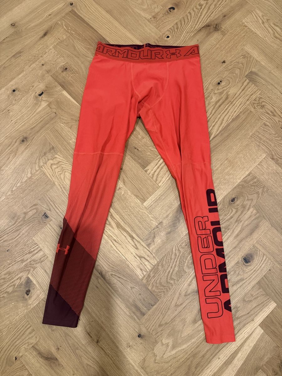 Under Armour Pantaloni: Under Armour Sport Tights – Usato da Bern venduto da Alfadas