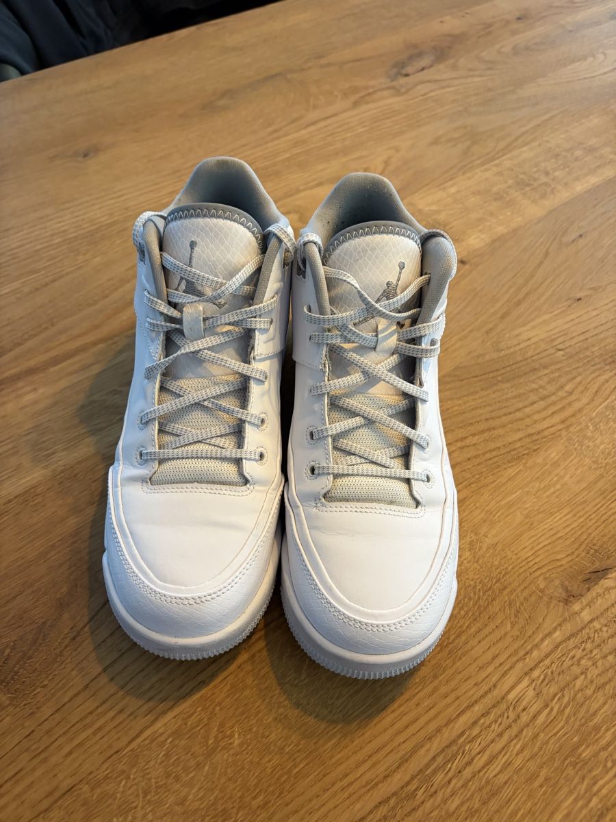 Jordan Scarpe da uomo: Nike Air Jordan – Usato da Henau venduto da martina_1998 1