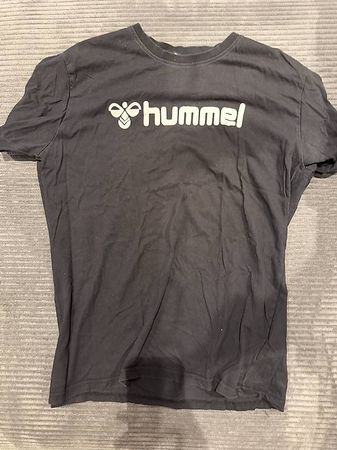Hummel T-Shirt schwarz mit Logo-Print  Gr. M