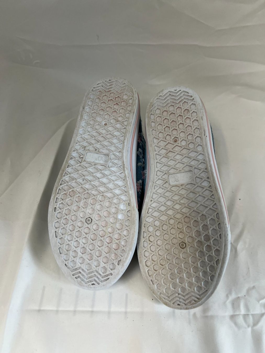 Scarpe per ragazze: Jeansturnschuhe Grösse 30 – Usato da Zürich venduto da Drahtzug 4