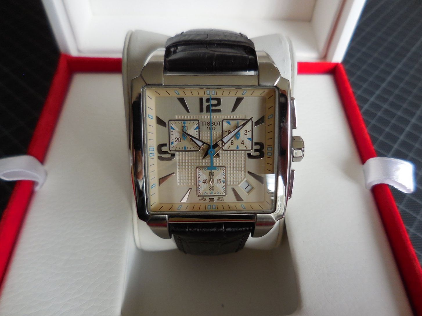 Tissot Orologi: TISSOT Uhr Quadrato – Nuovo (secondo la descrizione) da Waldstatt venduto da 37bernhard79