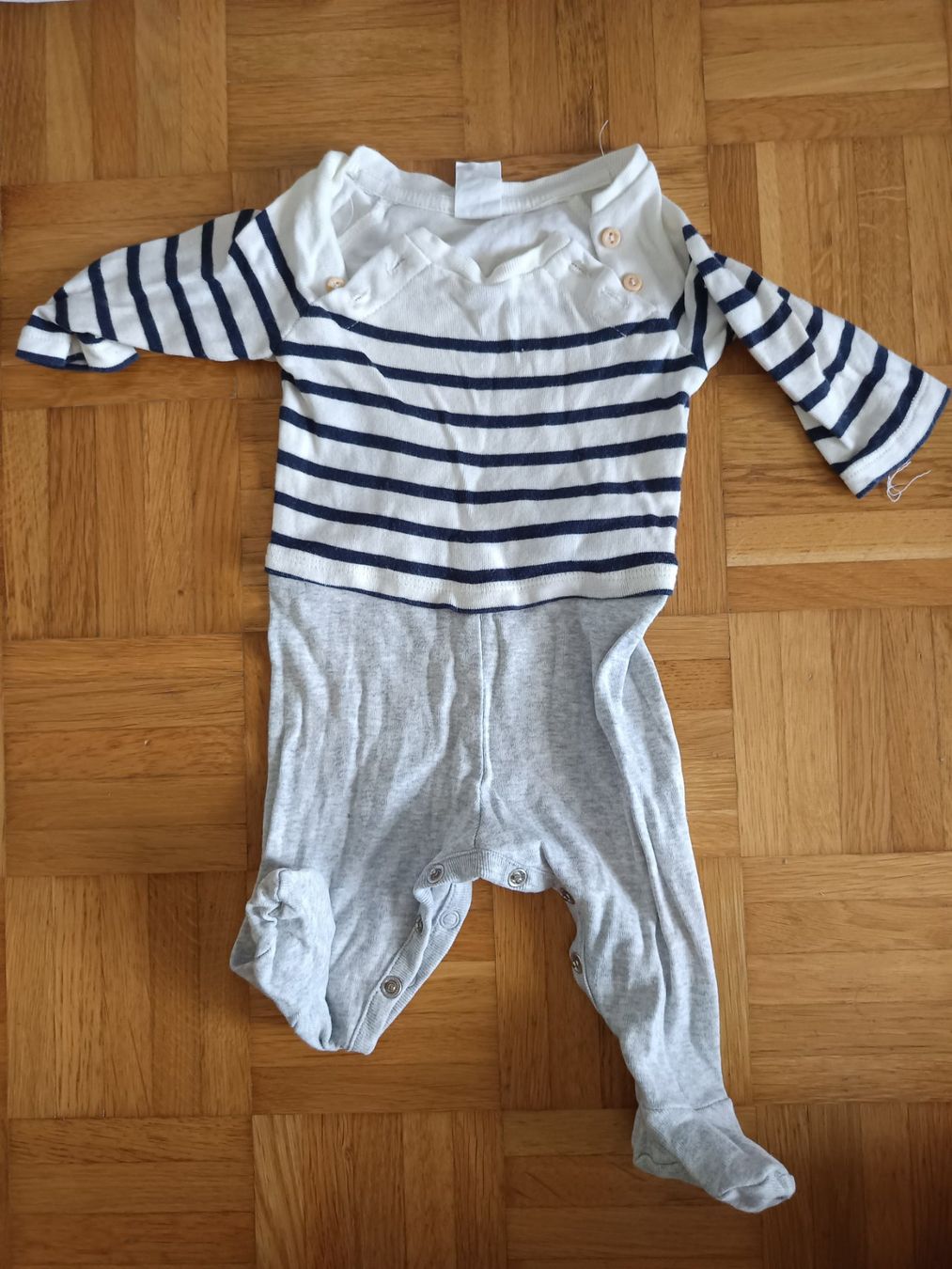 H&M Pagliaccetti: Baby Strampler H&M Gr. 50 – Usato da Gattikon venduto da Nesy8930