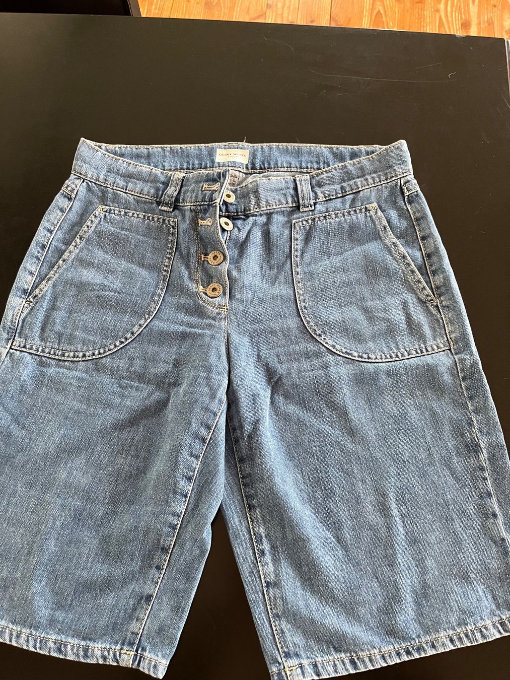 Gerry Weber Hosen: Bermudas – Gebraucht aus Berneck von flokati01