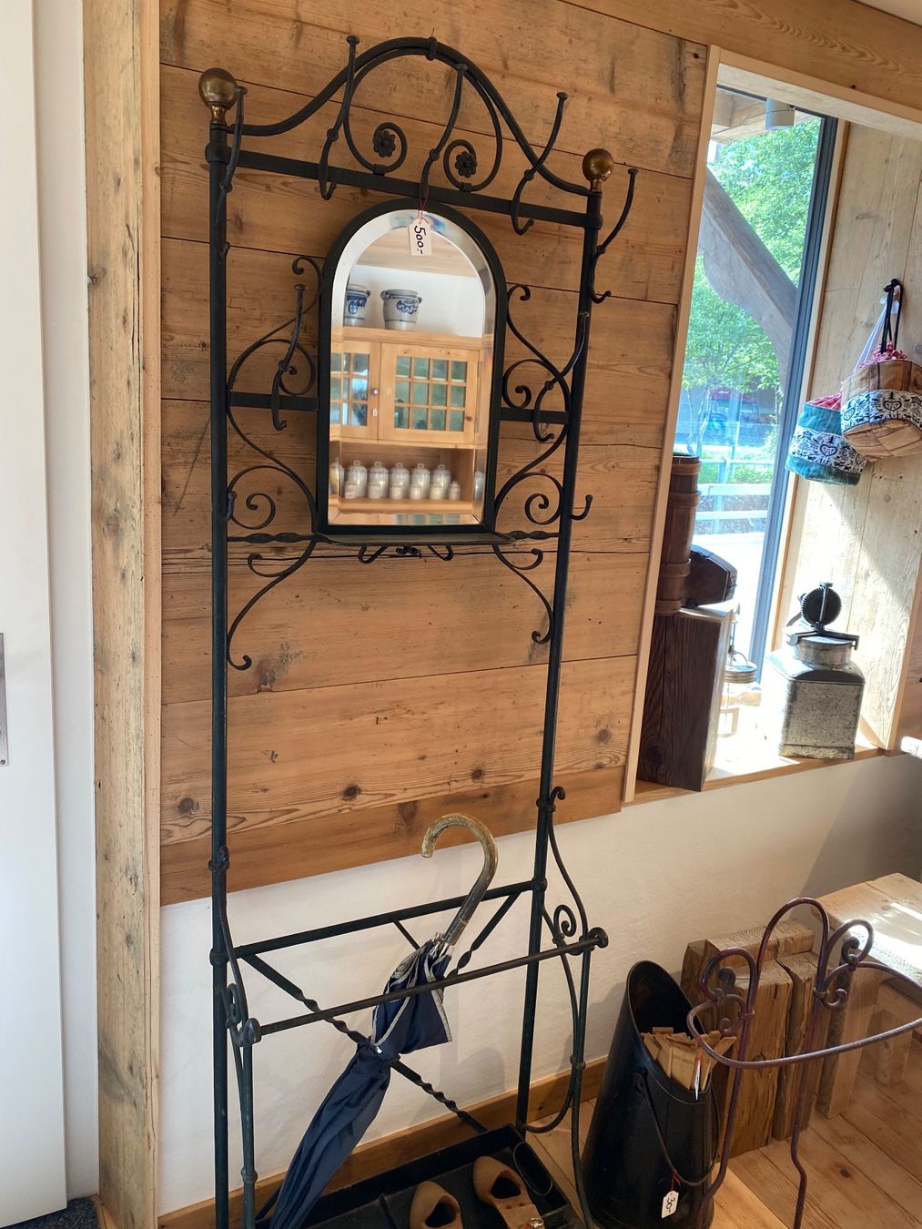 Guardaroba: Garderobe – Usato da Lenk im Simmental venduto da gwustu