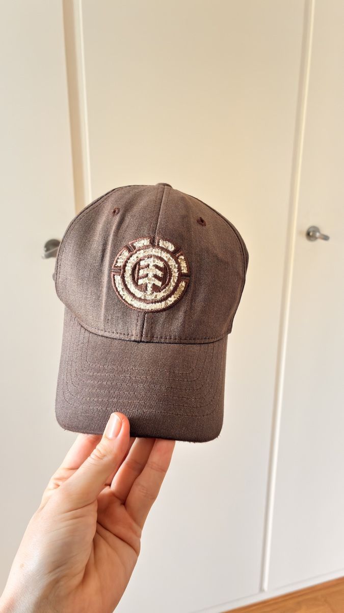 Chapeaux, bonnets & casquettes: Baseball Cap Element braun Flexfit Groesse S-M gebraucht – D'occasion à Untersiggenthal par mic_ksv9