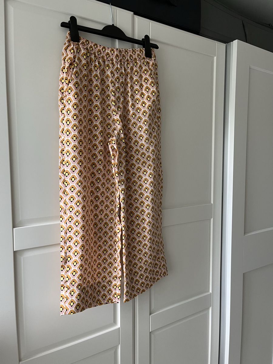 Zara Pantaloni: Moderne gemusterte Hose – Nuovo (secondo la descrizione) da Allschwil venduto da eyl_bb8q 5