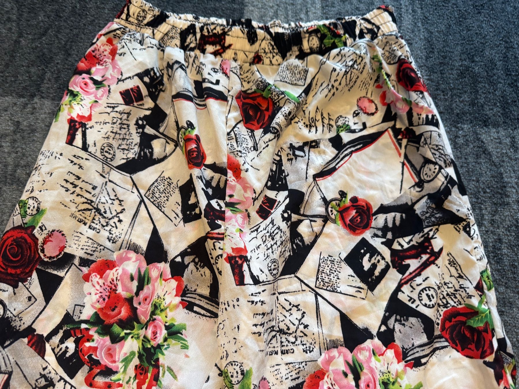 Pantaloni: Damen Sommerhose mit Rosenmuster M – Usato da Frenkendorf venduto da Style365 5
