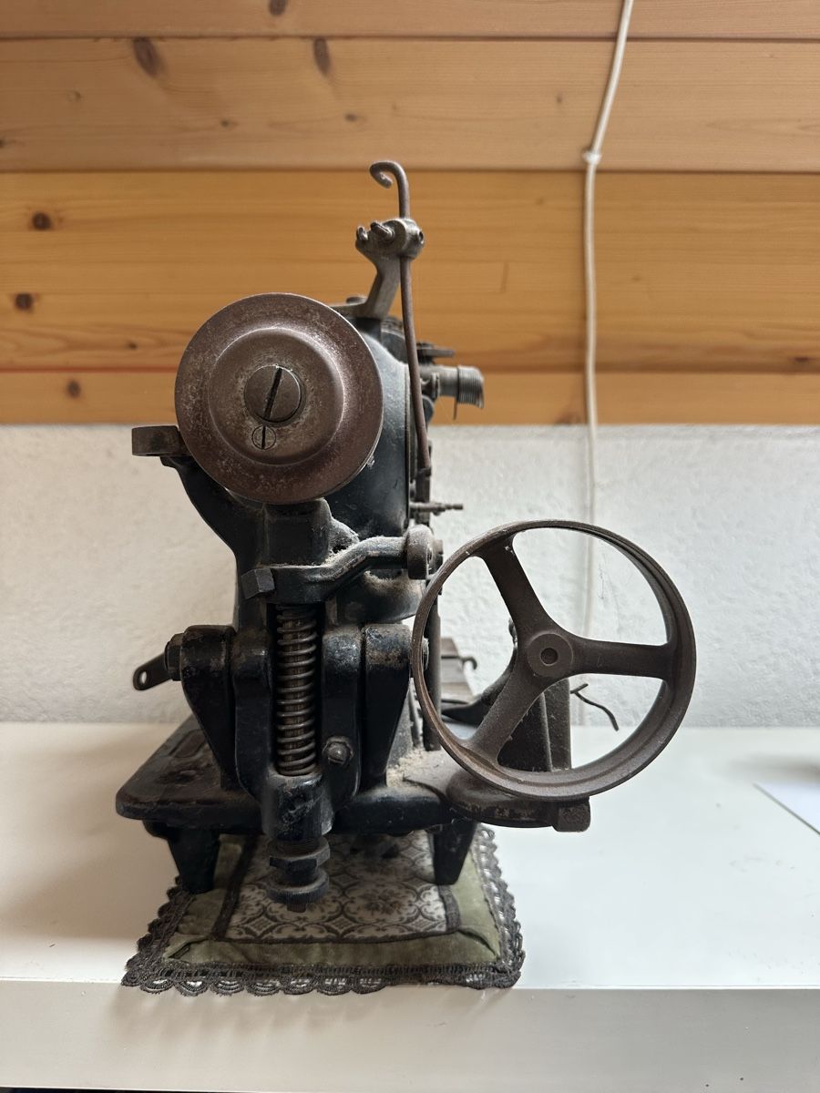 Singer Nähmaschinen: Antike Singer Nähmaschine, Modell 71-6, Deko-Objekt 🧵🪡 – Gebraucht aus Oensingen von Onuk1 3