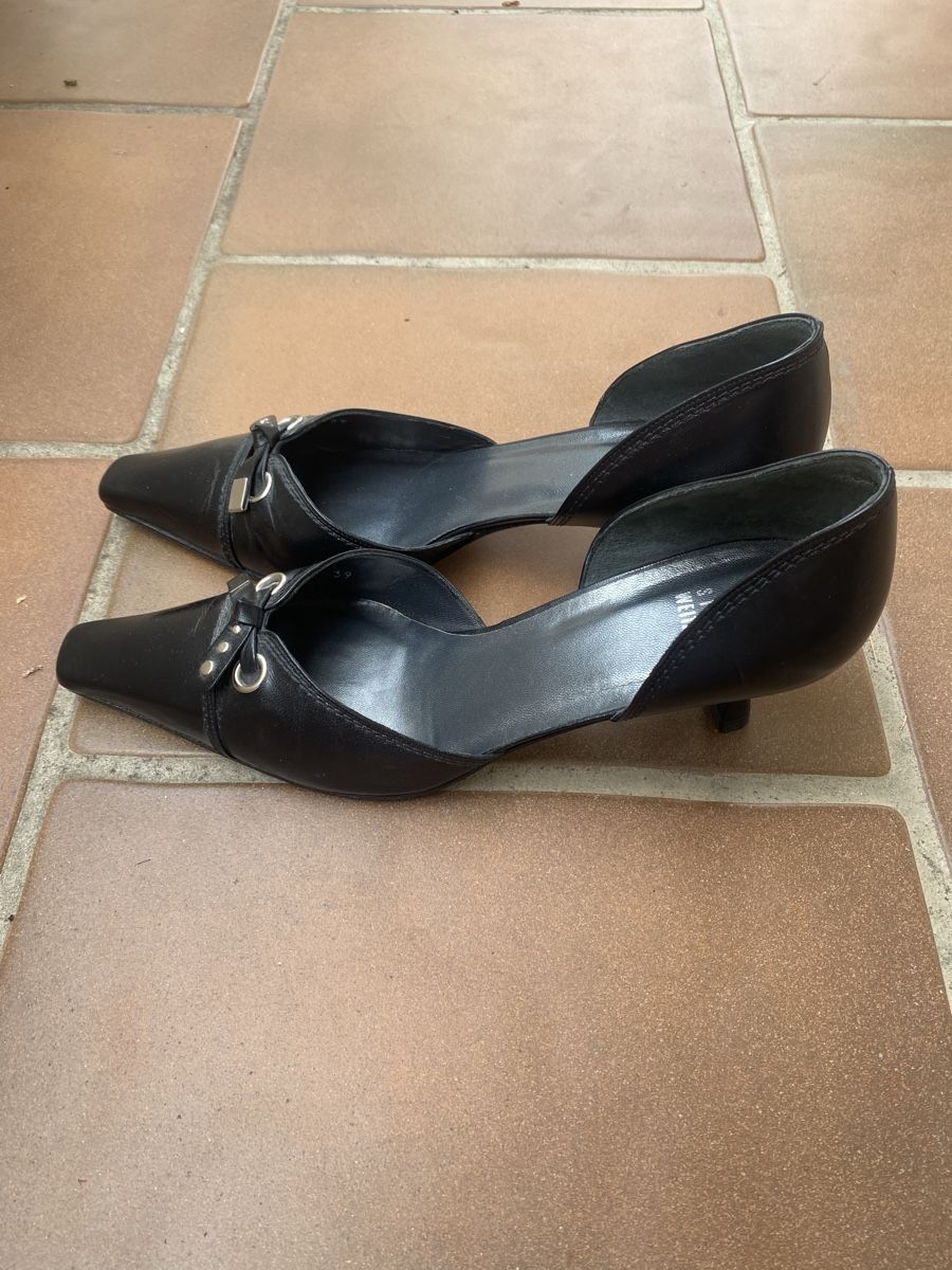 Stuart Weitzman Chaussures femmes: Stuart Weitzman Pumps schwarz Leder Grösse 39  – Neuf (Voir description) à Embrach par bea_8424 5
