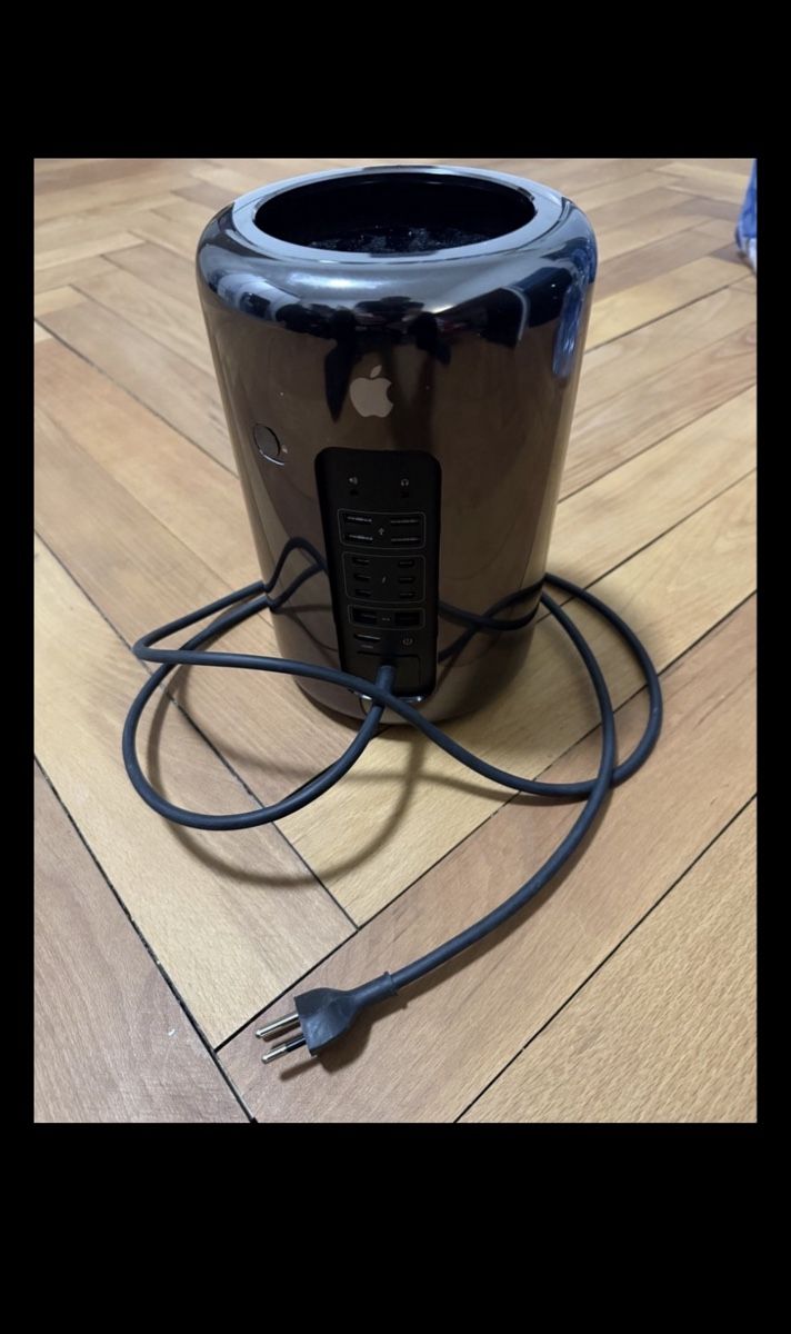 Apple PC: Mac Pro 6.1 Xeon 6 cœurs 16 GB – Usato da Fribourg venduto da ger_s2sx
