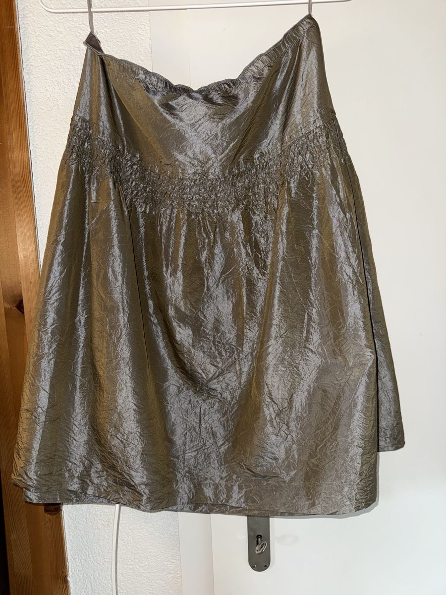 Miu Miu Gonne: MiuMiu Seidenrock IT 40 – Usato da Schwerzenbach venduto da ddv14