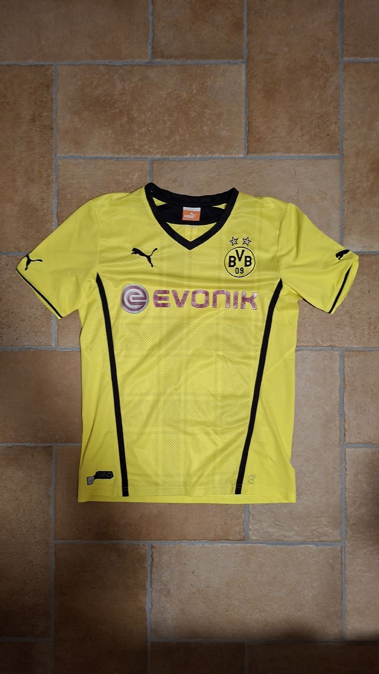 Trainer, Turnhosen & -trikots: Fussball Trikot BVB Puma Evonik Grösse S – Gebraucht aus Wil SG von anru772