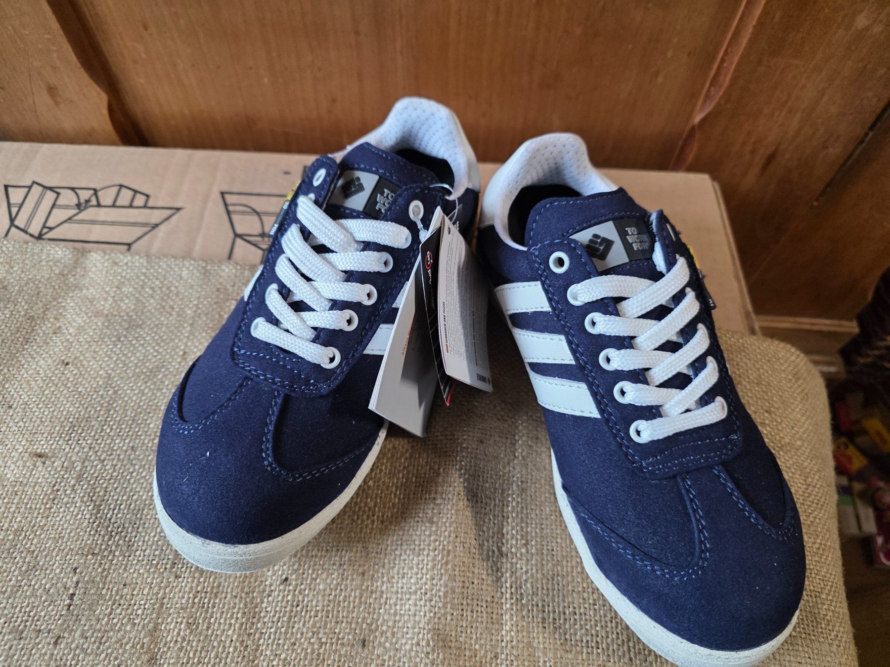 Scarpe da uomo: NEU: Sicherheits Schuhe Working Class Half Pipe Gr. 35 – Nuovo e nell'imballaggio originale da Walterswil BE venduto da Lonitti 1