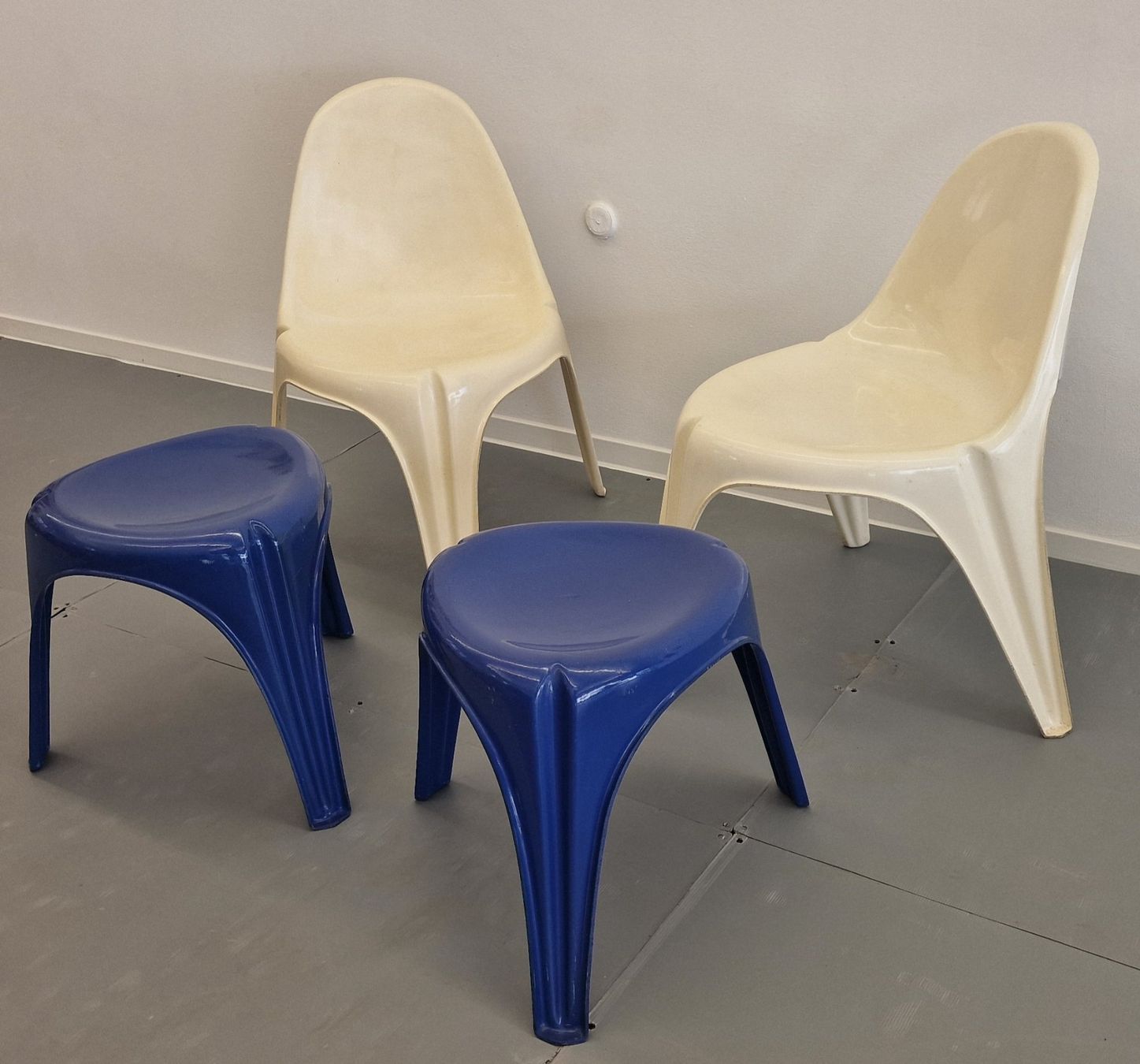 Sedie: Space Age Design, 2x Stuhl, 2x Hocker, Walter Frey, 1968 – Usato da St. Gallen venduto da chambredirecte 2