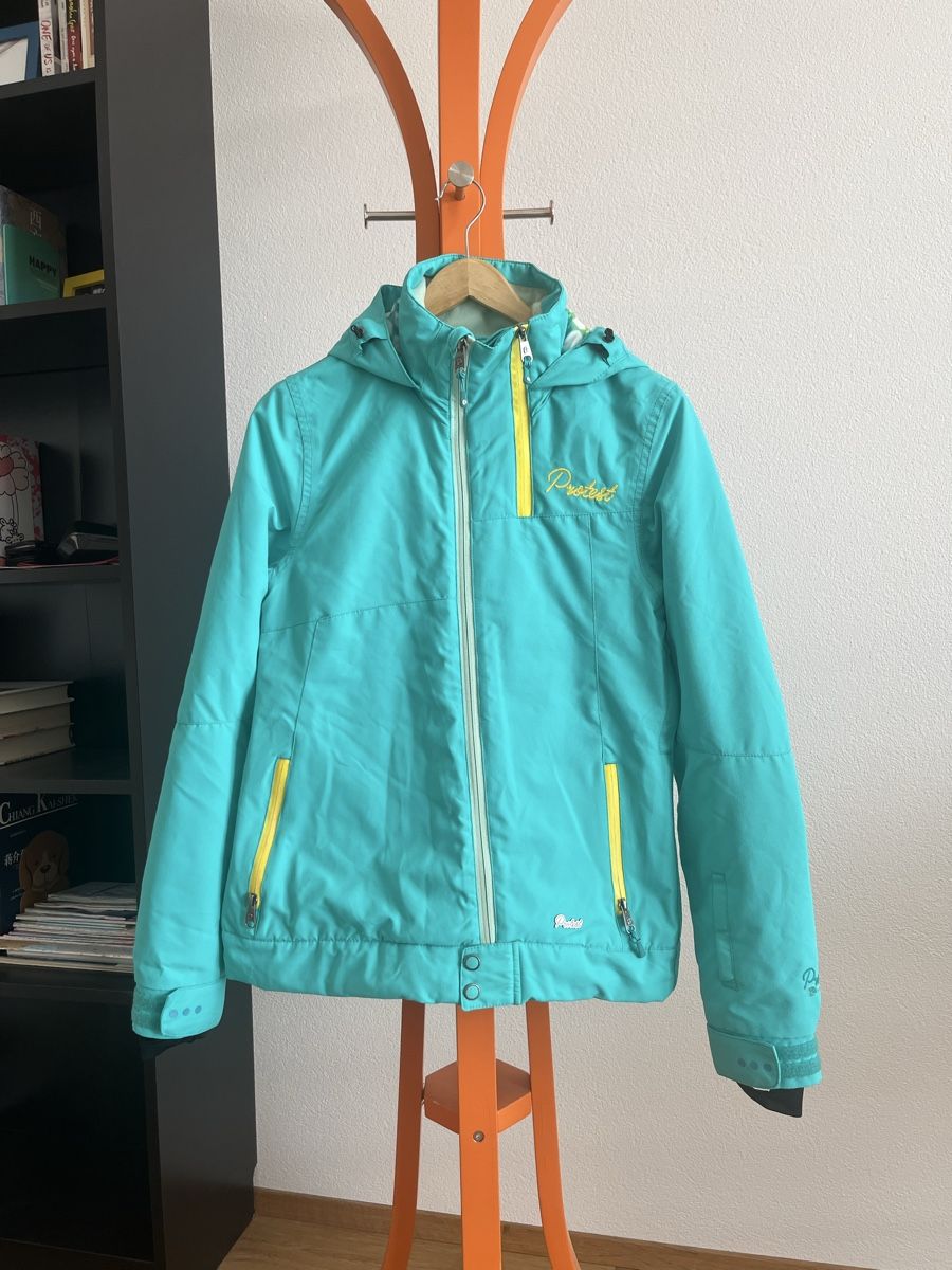 Protest Giacche: Protest Turquoise Ski Jacket. Size S. Great Condition! – Usato da Gümligen venduto da caron__