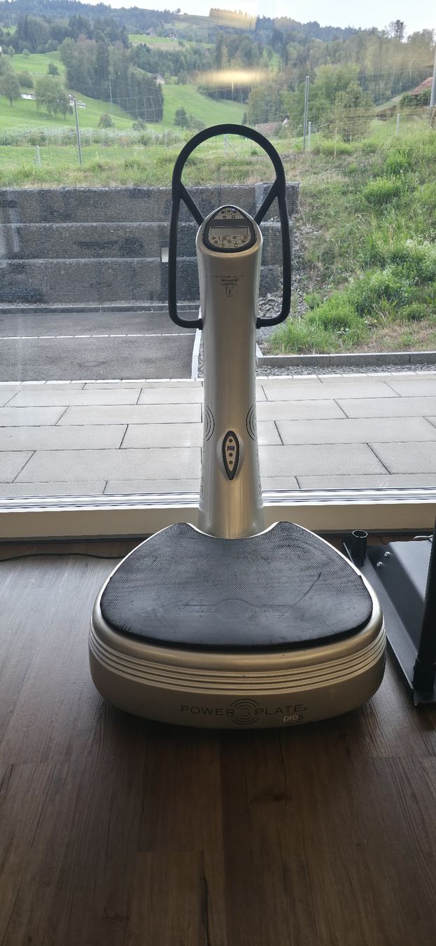 Power Plate Hometrainer: Powerplate Pro 5 – Usato da Altendorf venduto da FloWink