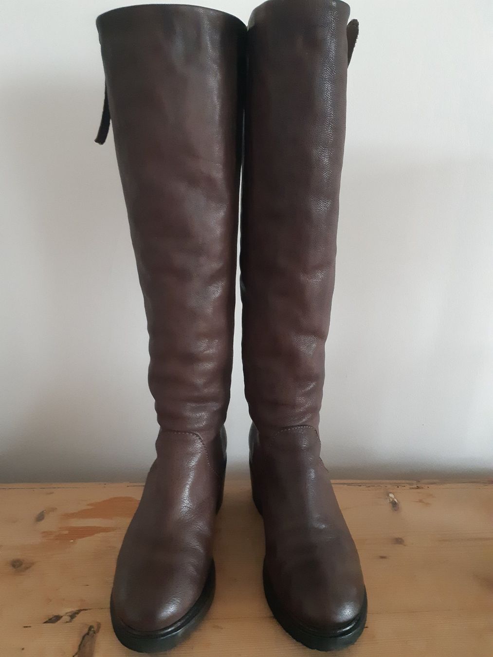 Scarpe da donna: Bottes hautes en cuir - Onid Studio – Usato da Montreux venduto da kubo 3