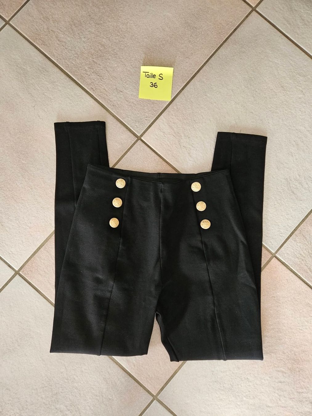 Leggings: Leggins taille S – Gebraucht aus Vétroz von sas_yln5