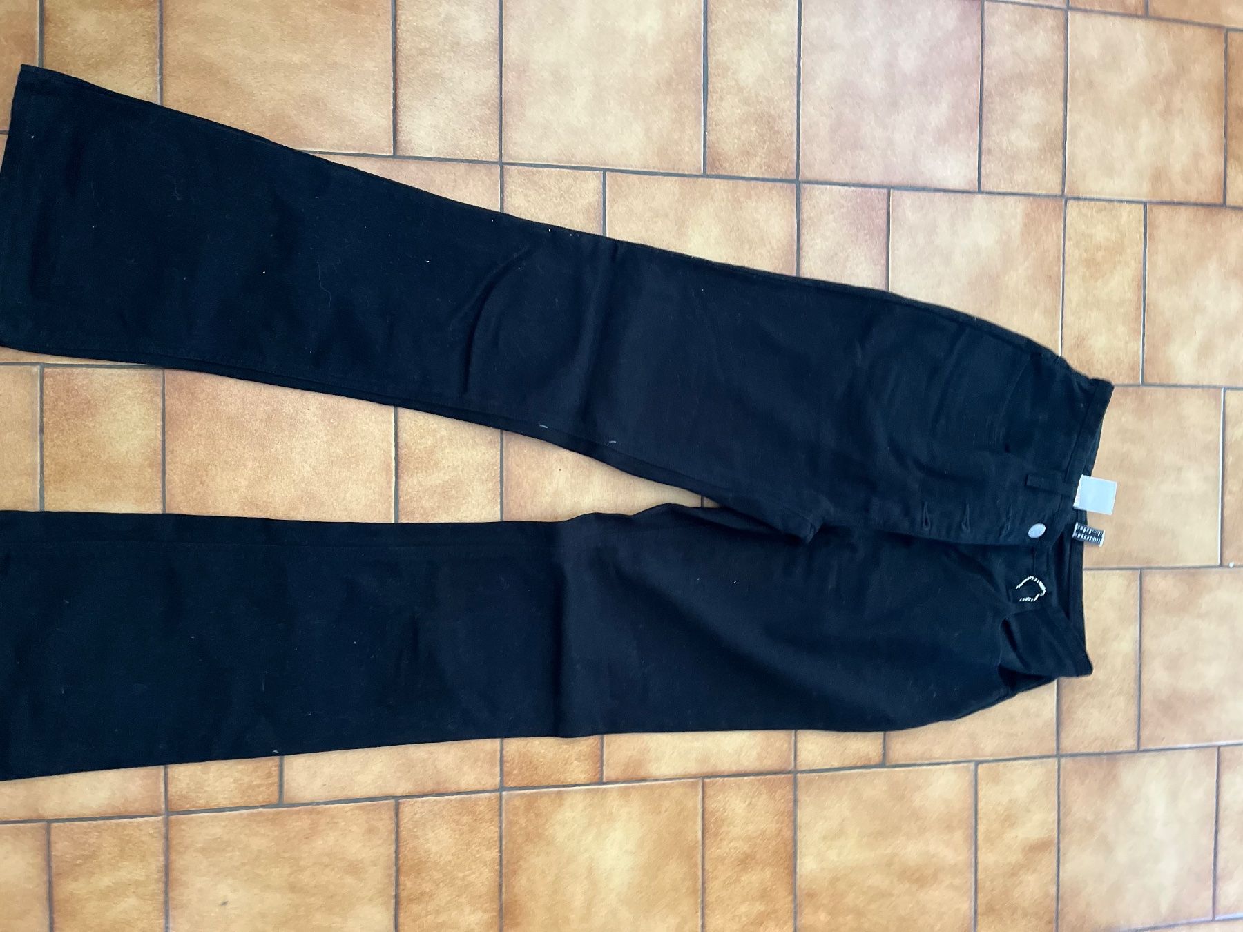 Pantaloni: Pantalon noir Taille 36 maman – Usato da Veyrier venduto da kimedovapa 1