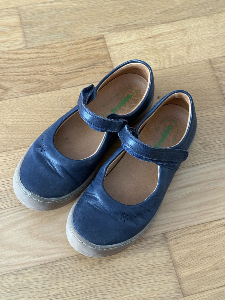 Scarpe per ragazze: Froddo Lauflernschuhe Mädchen, dunkelblau Gr. 32 Top – Usato da Dübendorf venduto da Nemo_0