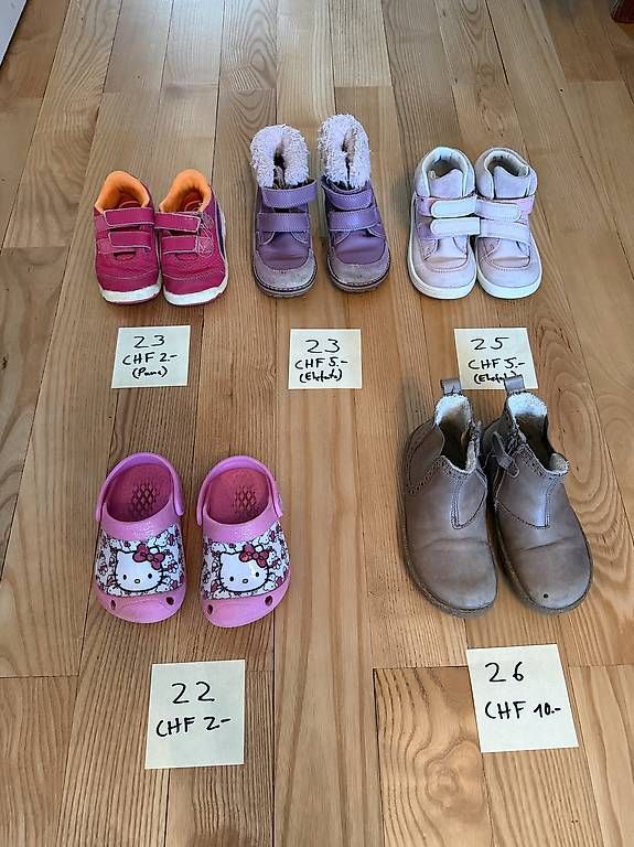 Chaussures garçon: Diverse Kleinkinderschuhe, Grösse 20 - 26 – D'occasion à Basel par siwu1987 1