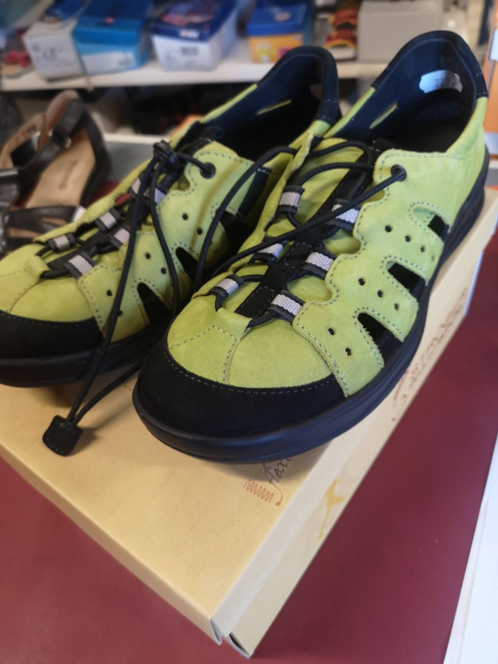 Chaussures femmes: Damenschuh – Neuf avec emballage d'origine à Möhlin par Highwaytom