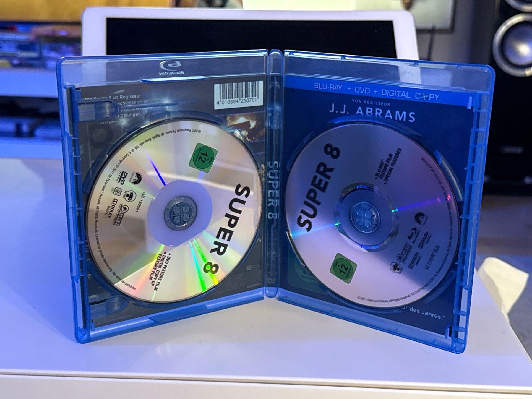 Tutti i DVDs: Super 8 - Blu-Ray & DVD Vergriffen – Nuovo (secondo la descrizione) da Allschwil venduto da meeresperle 2