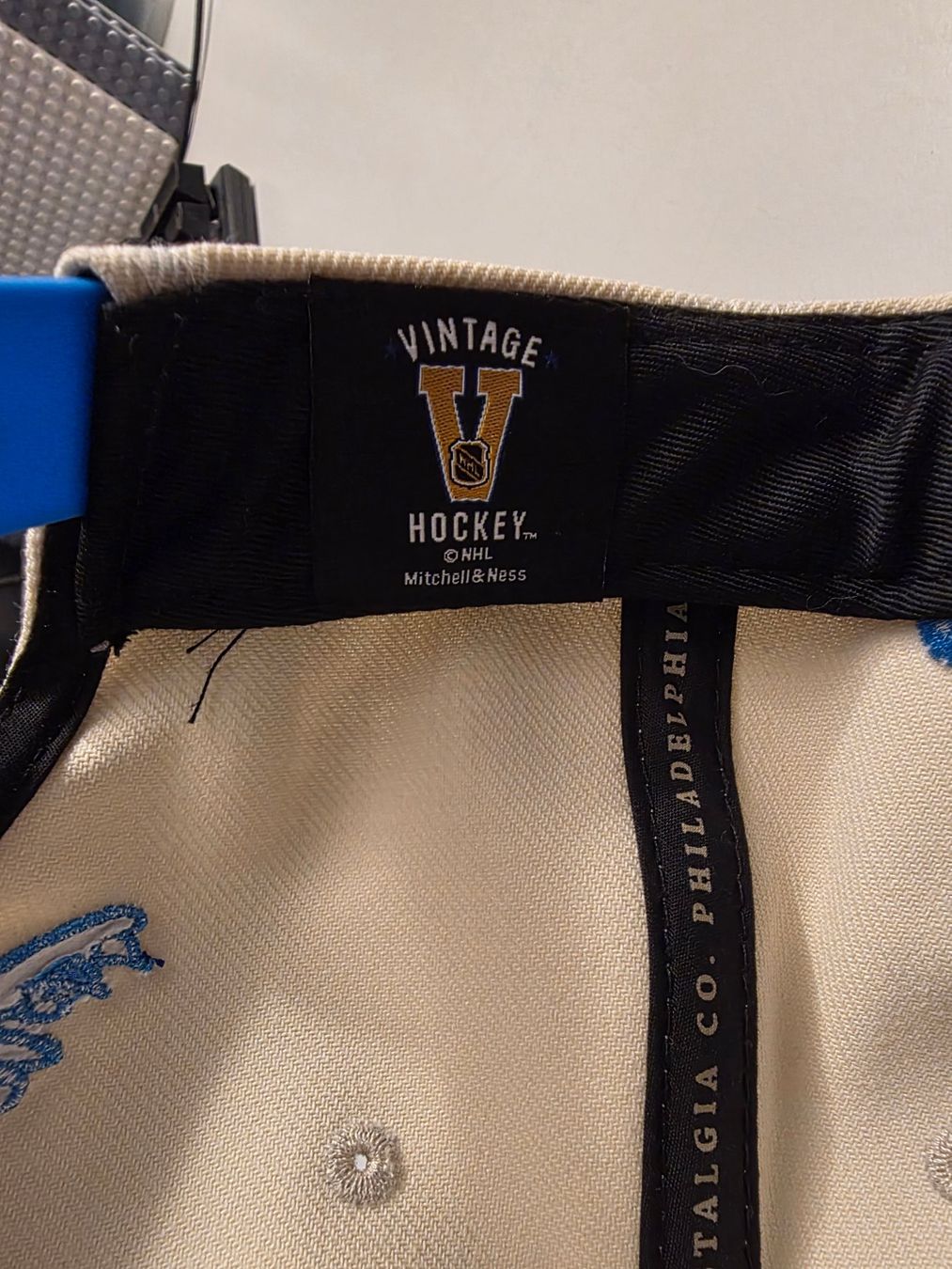 Mitchell & Ness Copricapi, berretti & cappellini: Cap Mitchell & Ness Original Fit Snapback Quebec Nordiques – Nuovo e nell'imballaggio originale da Mörigen venduto da Gadgeteer 5