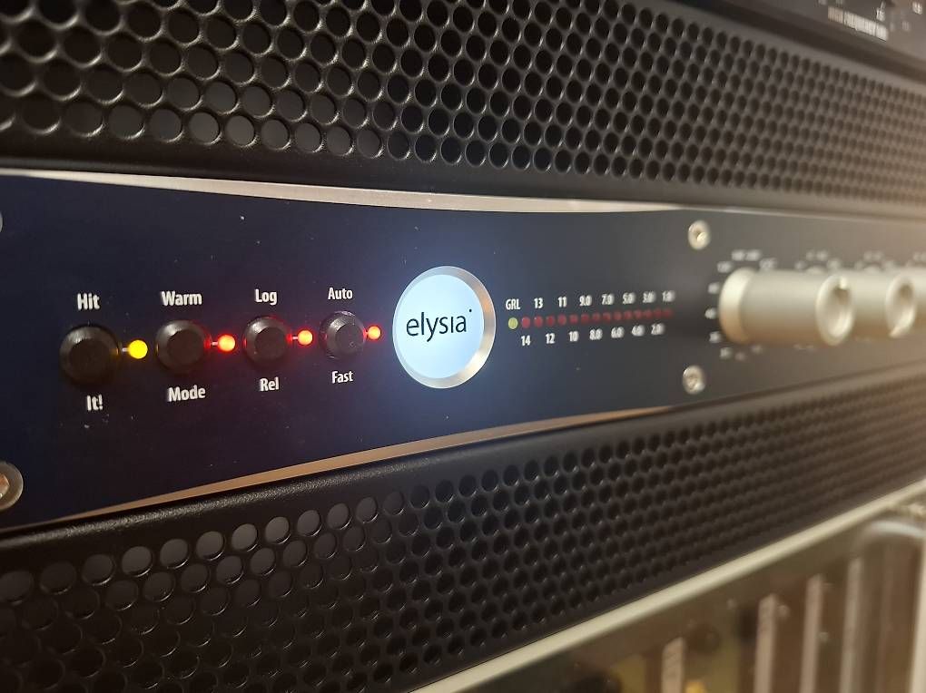 Egaliseurs: Elysia xpressor – D'occasion à Port par Sinusgenerator