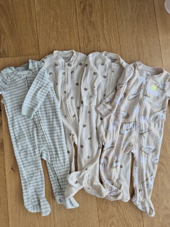 4 Stk. Baby Schlafanzüge Grösse 74 (9 Monate)