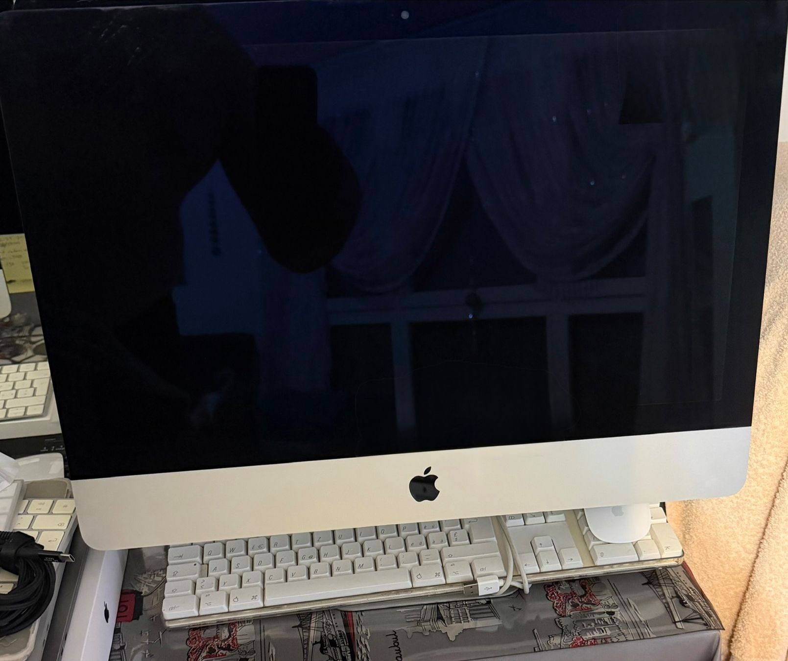 Apple PC: Apple iMac 21.5 2017 Inkl. Tastatur & Maus version SEQUOIA – Usato da Versoix venduto da sin_22ht