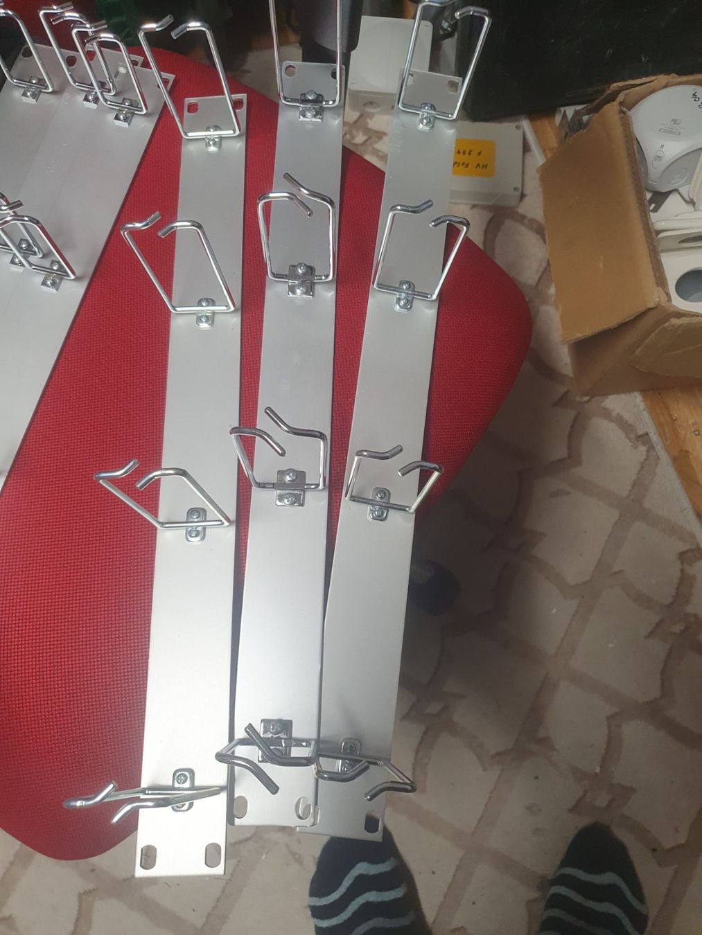 Racks & Ständer: Kabelführung 19" Rangierpanel Kabelführungspanel 90mm Menge? – Gebraucht aus Zürich von Alibaba1234 1