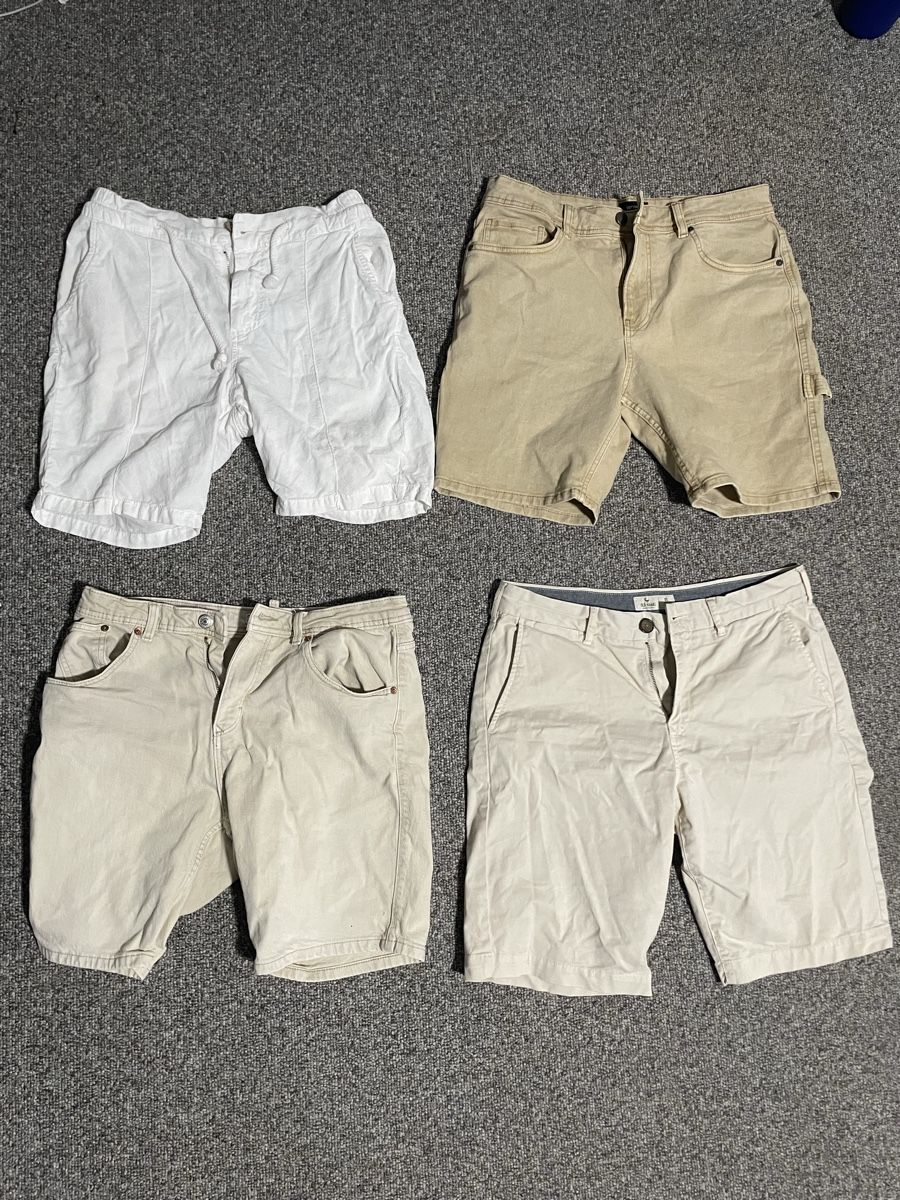 Pantaloni: 4 pairs of shorts – Usato da Zermatt venduto da sti_yg5j