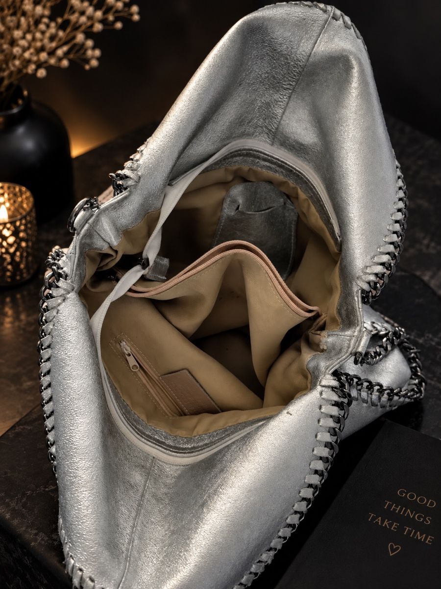 Taschen für Damen: Tasche silberfarben Leder – Gebraucht aus Bützberg von dan_jhn9 2