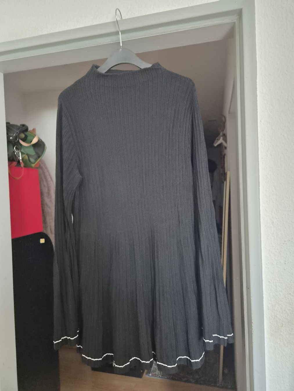 Cos Robes: COS schönes Kleid Gr. L – D'occasion à Frenkendorf par Moon111