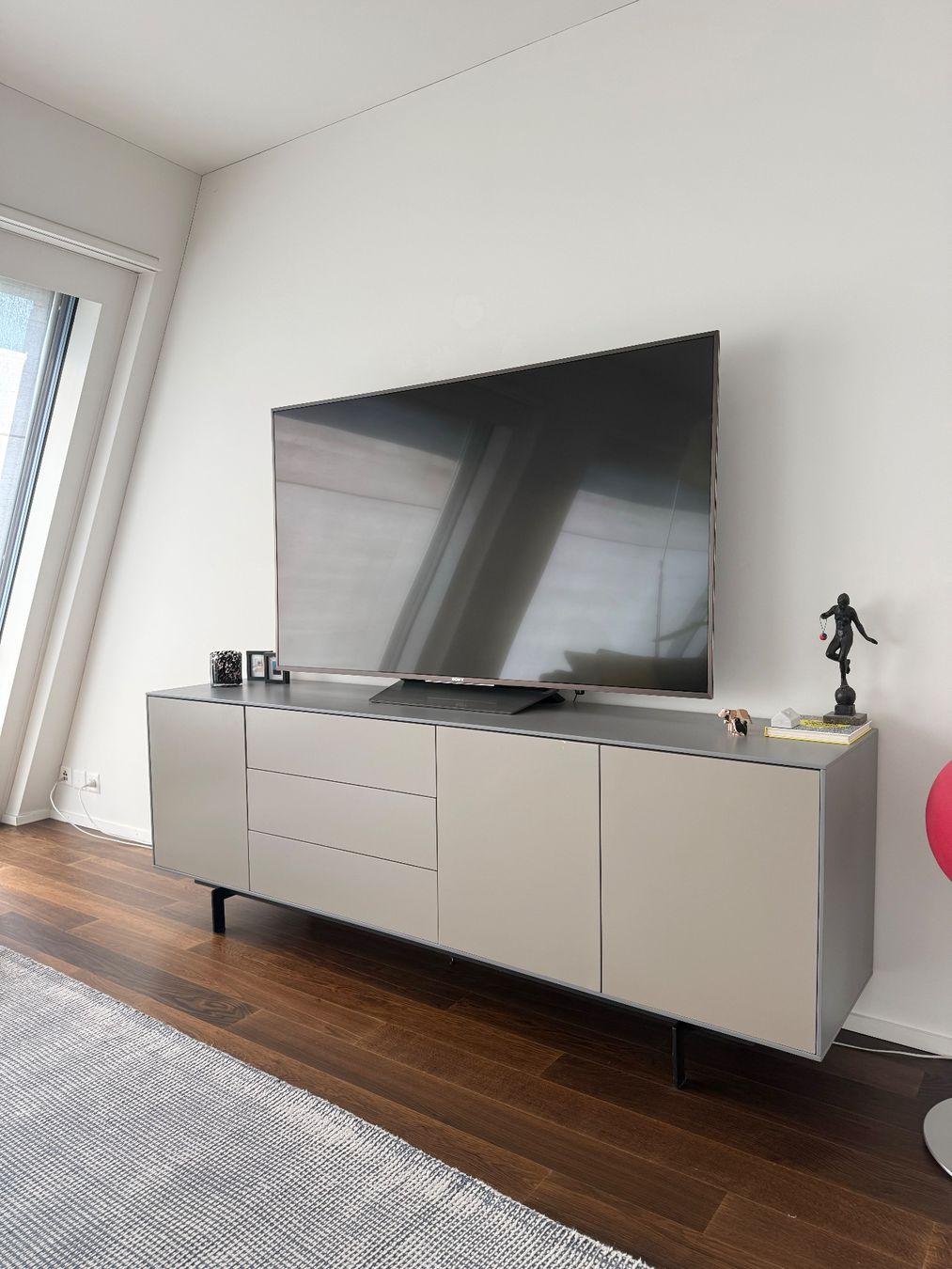 Pfister TV Möbel: Modernes Sideboard, grau/beige – Gebraucht aus Winterthur von bk93 1