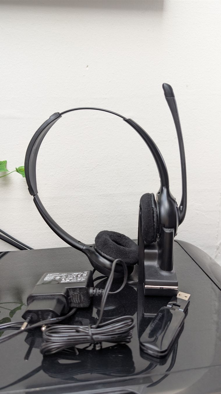 Plantronics Cuffie: Plantronics Savi Wireless Headset mit USB dongle – Usato da Zürich venduto da GREENaudio 3