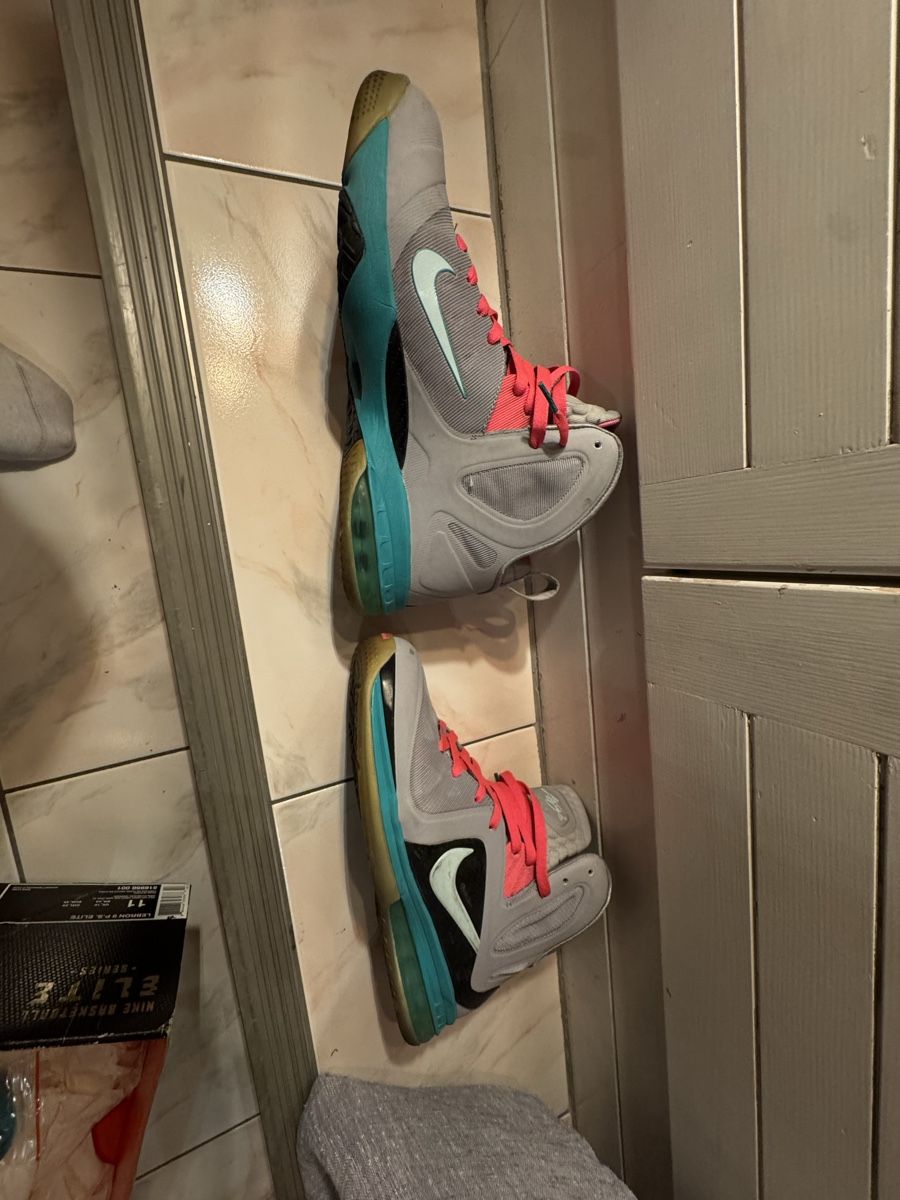 Nike Scarpe da uomo: Lebron 9 elite south beach – Usato da Genève venduto da 5826