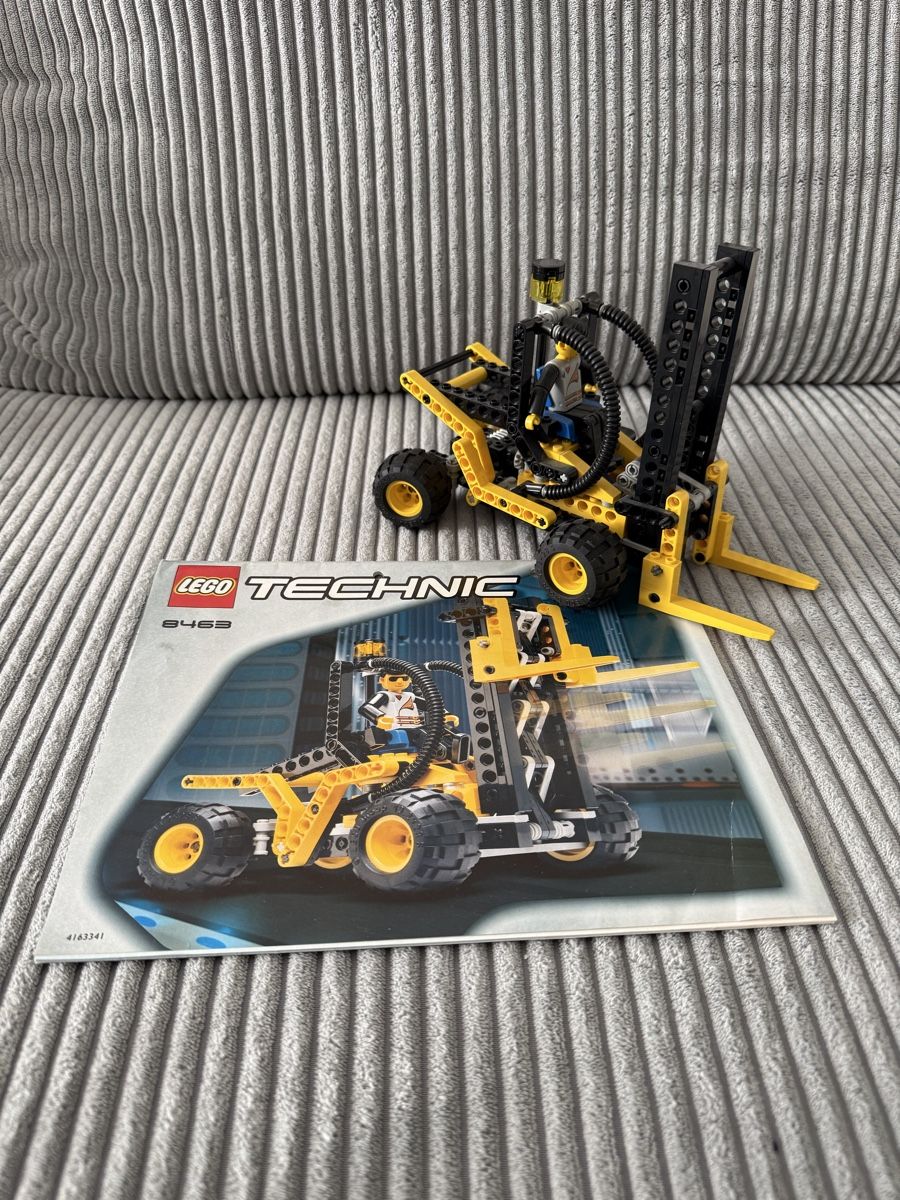 Lego Baukästen: LEGO Technic Gabelstapler 8463 mit Bauanleitung, gebraucht – Gebraucht aus Schöfflisdorf von Sabi_Malu