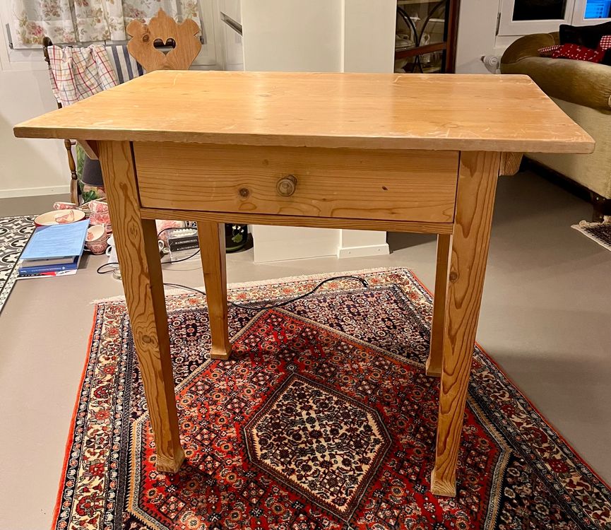 Kleiner Holztisch mit Schublade Tannenholz, massiv Kaufen auf Ricardo