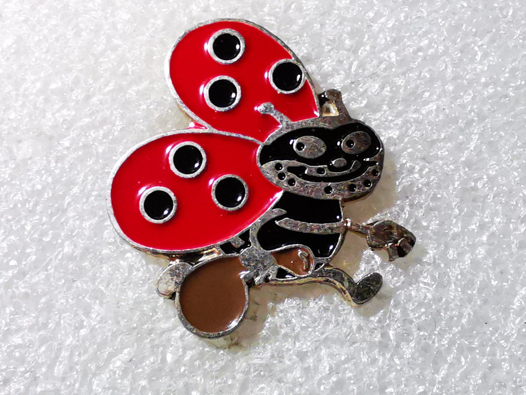 Placchette & Badge: Ansteckpin 60: Sonntagsblick – Usato da Oppligen venduto da Pin-Fall-Shop