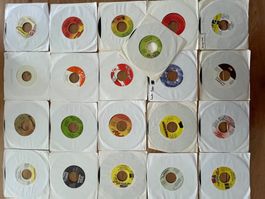 21 x 7" Dancehall / Reggae Singles - top Zustand