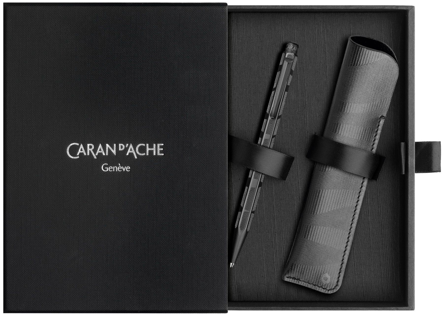 Caran D'Ache Penna & Evidenziatori: 8902.010 ECRIDOR Kugelschreiber Black Lines + Lederetui CDA – Nuovo e nell'imballaggio originale da Strengelbach venduto da Mozi1 3